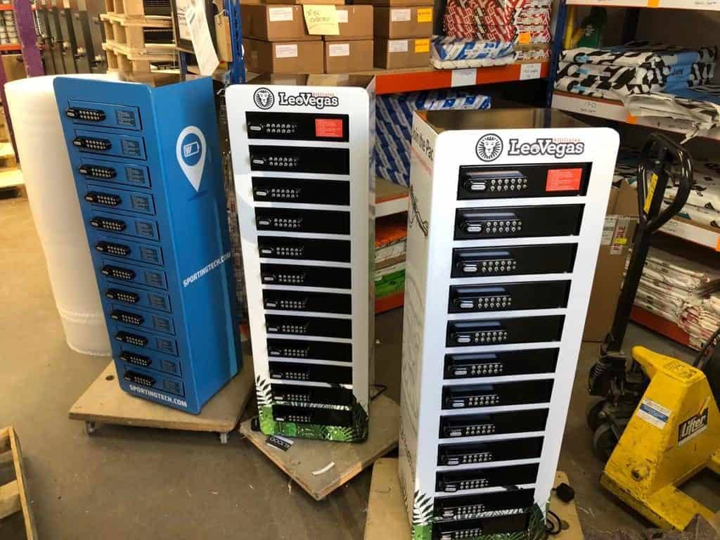 12locker mobile phone charging station